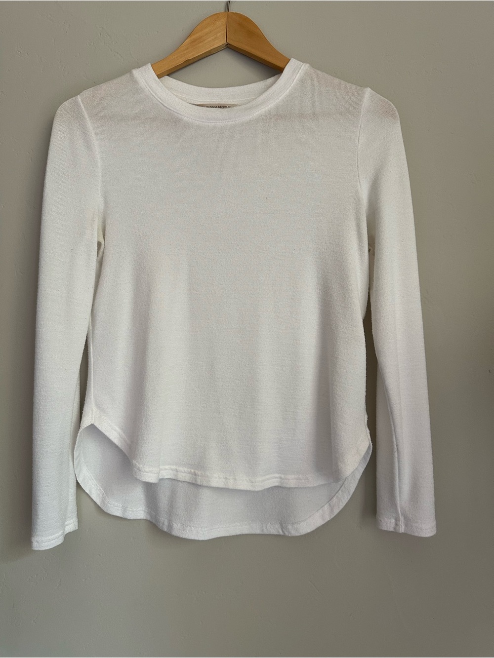 Banana Republic Women's White Long-Sleeve Crewneck Top